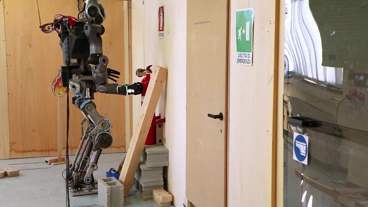 WALK-MAN: первый в мире робот-пожарный